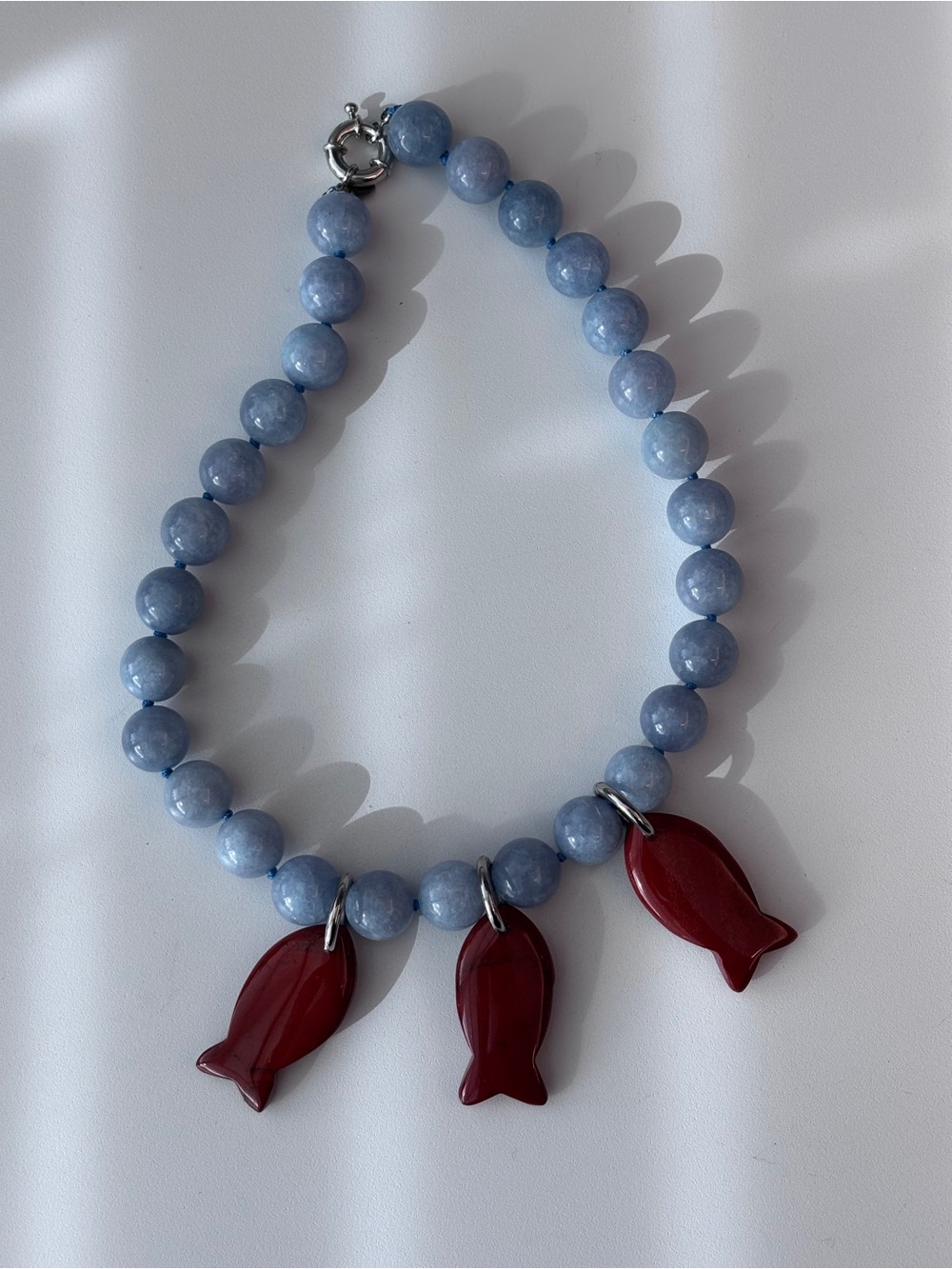 Blue Jade red jasper 3 Fish pendants Round 14 mm Beads Necklace